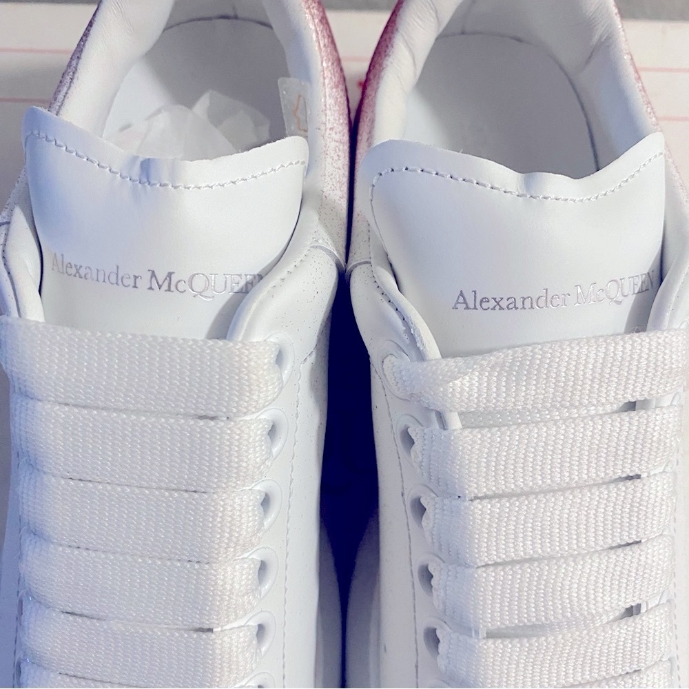 NIB Alexander McQueen Women’s Oversized Ombré Low Top Sneakers - Size 35 - Picture 13 of 16